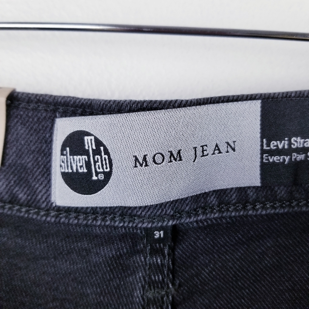 Levi's SilverTab A36990001 High-Waisted Mom Jeans Black NWT - Picture 8 of 11